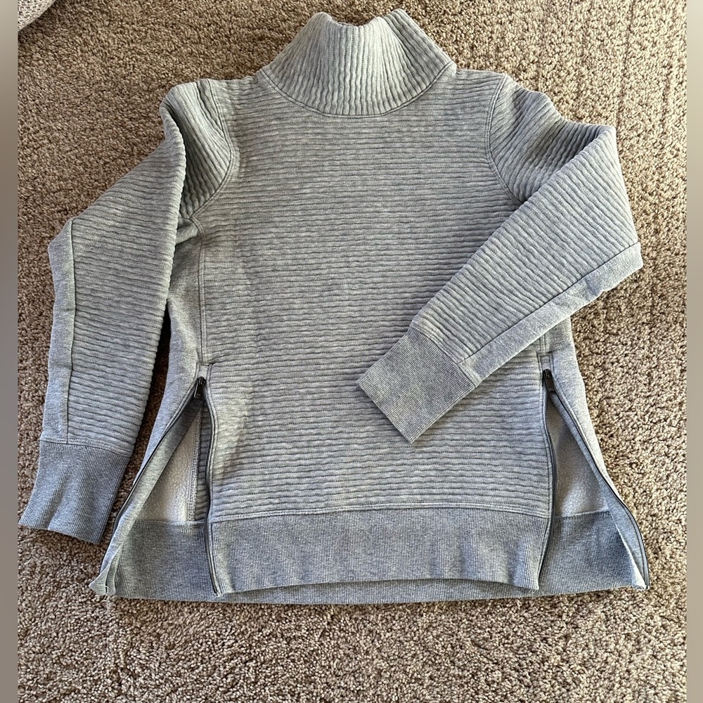 All in Motion turtleneck sweatshirt; side zipper detail; Size: XS; great cond